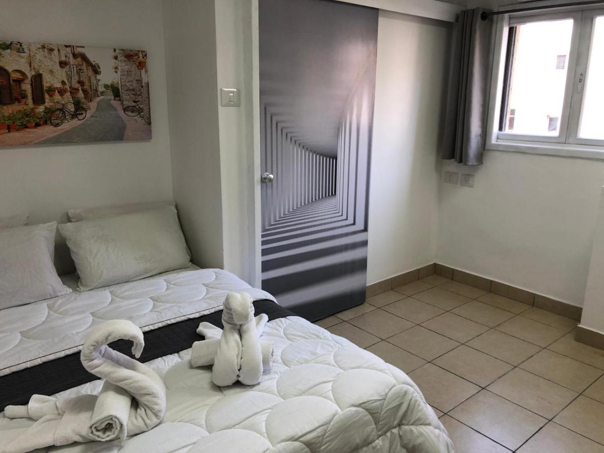 Hotel Room Service Bat Yam Extérieur photo
