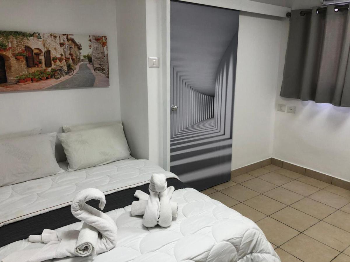 Hotel Room Service Bat Yam Extérieur photo
