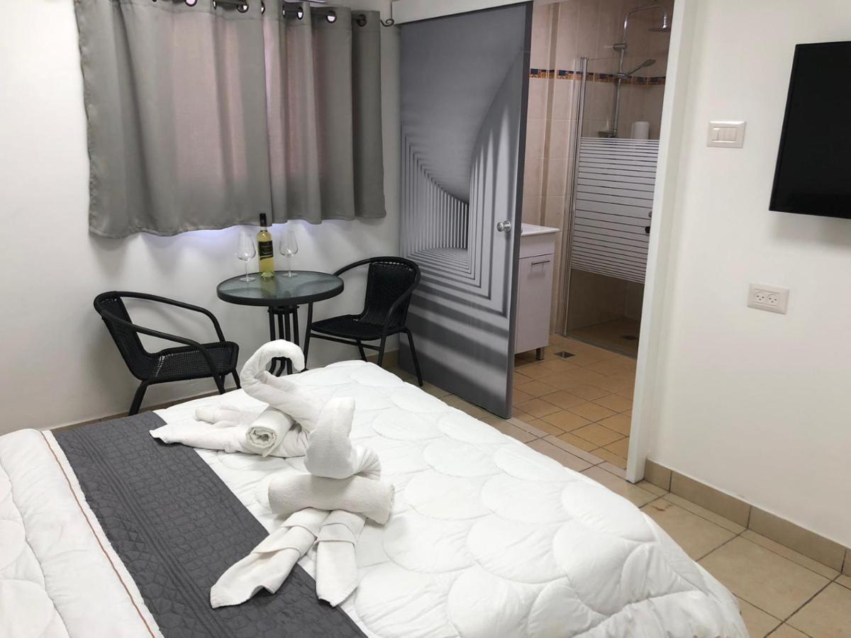 Hotel Room Service Bat Yam Extérieur photo