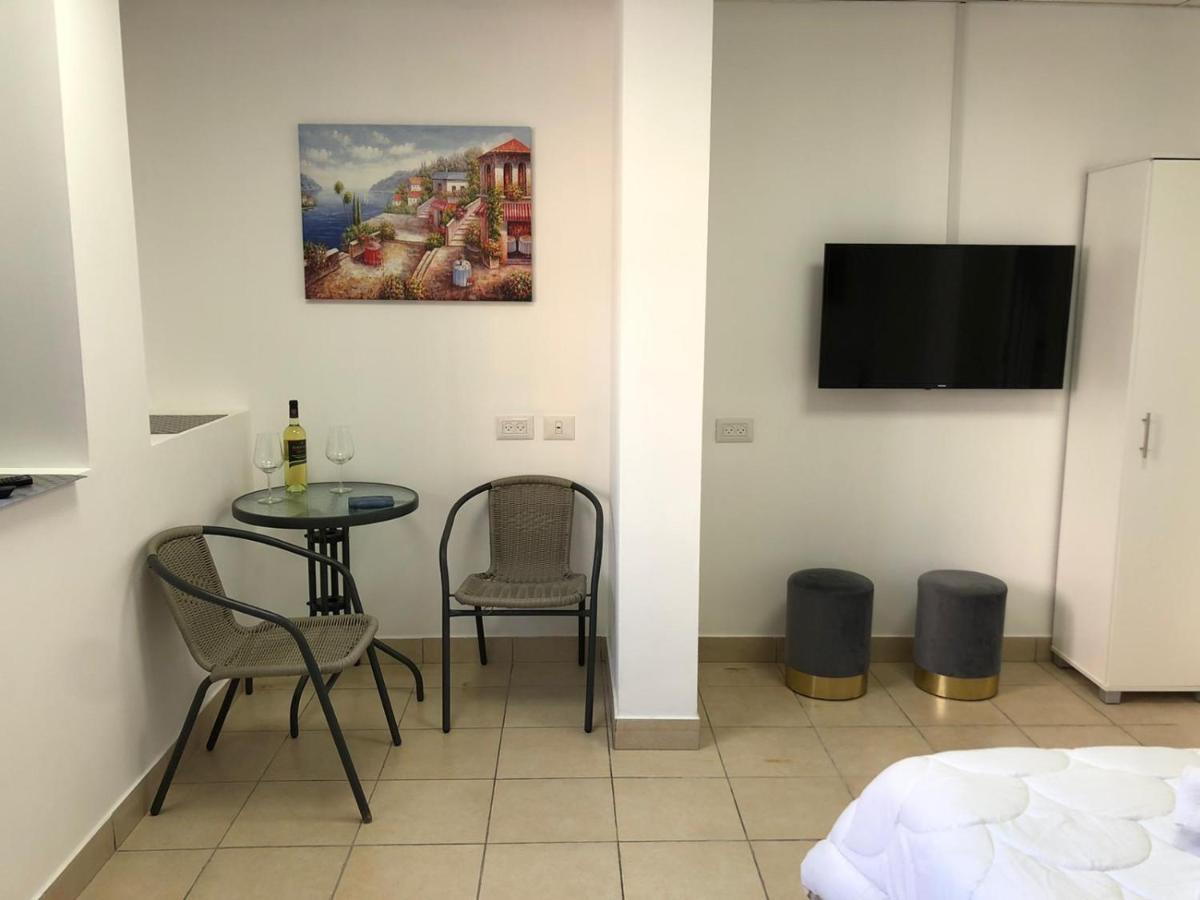 Hotel Room Service Bat Yam Extérieur photo
