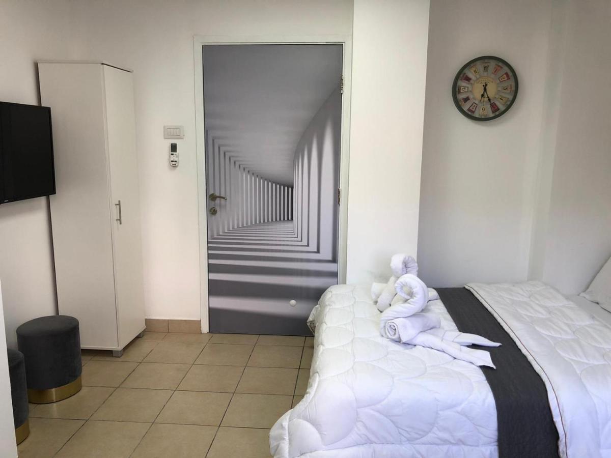Hotel Room Service Bat Yam Extérieur photo