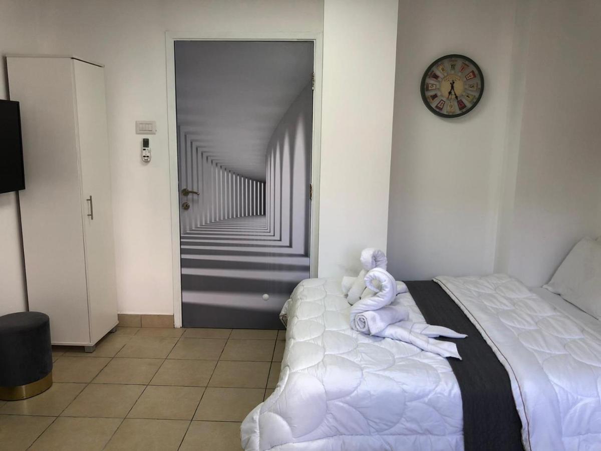 Hotel Room Service Bat Yam Extérieur photo